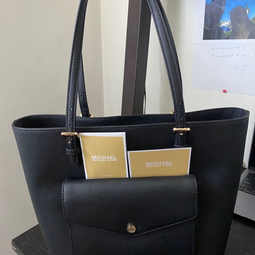 Micheal kors jet set multifunctional pocket purse